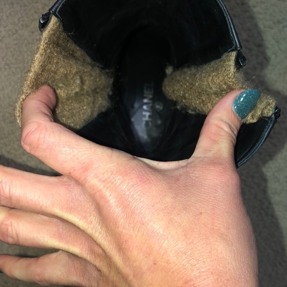 Authentic Chanel boot - Picture 5 of 7
